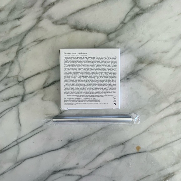 Flirtation Of Color Lip Palette - Picture 3 of 11